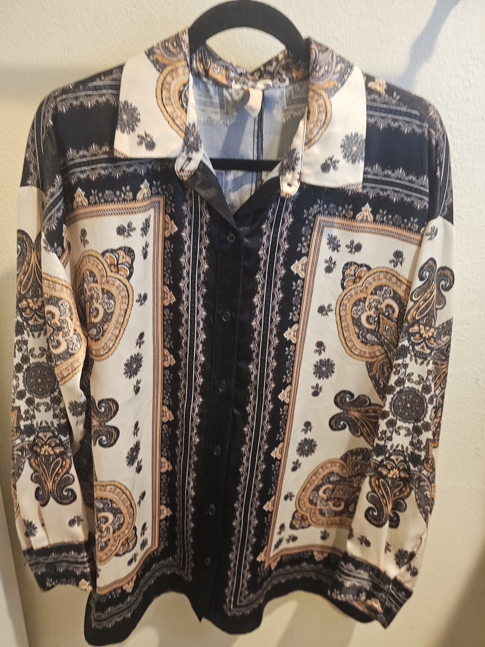 Women's Black & Cream Paisley-Print Button Shirt